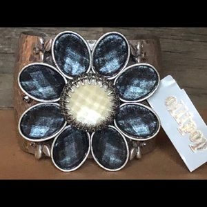 Ollipop Bracelet Hammered Texture Blue Flower
